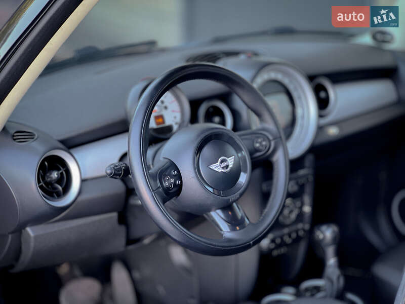 Хэтчбек MINI Cooper 2011 в Киеве