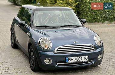 Хэтчбек MINI Cooper 2009 в 