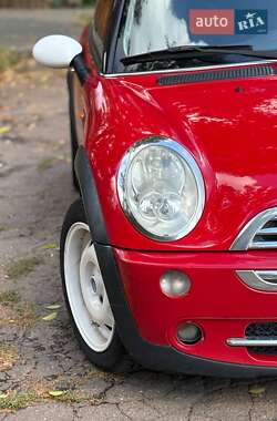 Хэтчбек MINI Cooper 2005 в 
