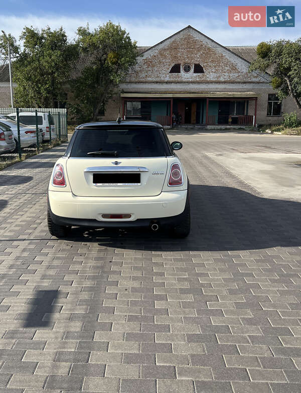 Хэтчбек MINI Cooper 2013 в Лубнах