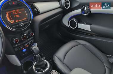 Хэтчбек MINI Cooper 2016 в 