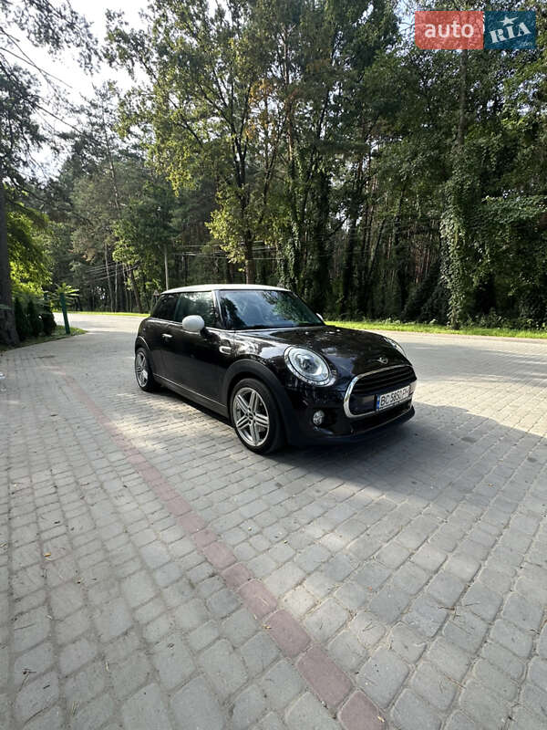 Хэтчбек MINI Cooper 2016 в 