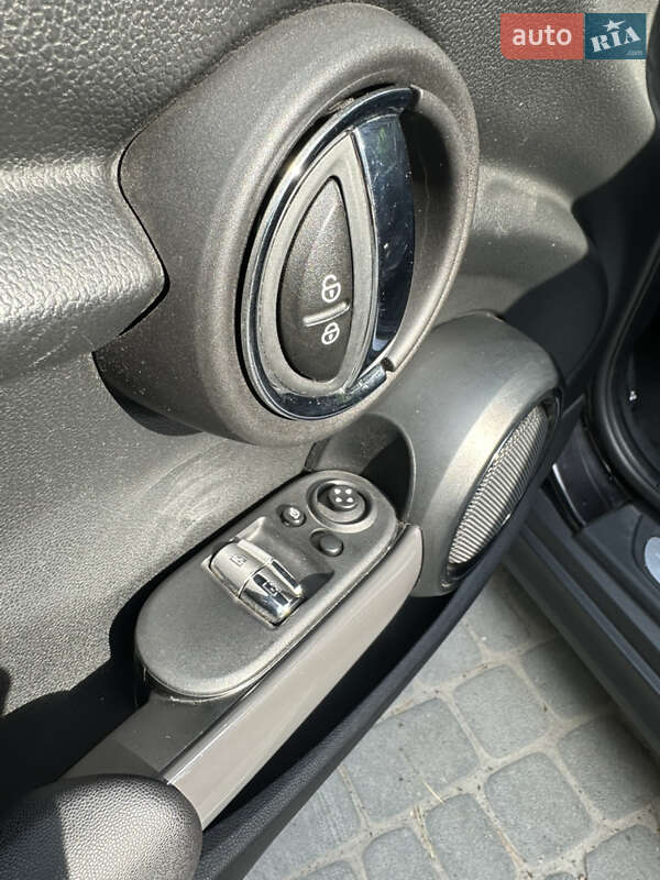 Хэтчбек MINI Cooper 2016 в Львове
