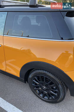 Хетчбек MINI Cooper 2016 в 