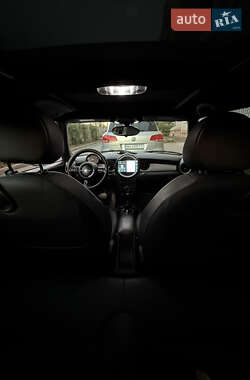 Хетчбек MINI Cooper 2011 в 