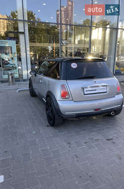 Хетчбек MINI Cooper 2004 в 