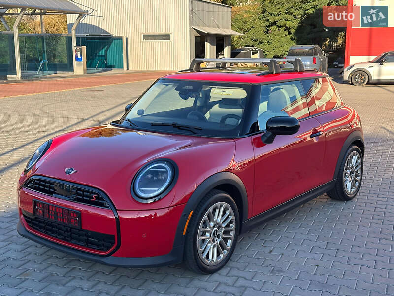 Хэтчбек MINI Cooper 2025 в Киеве