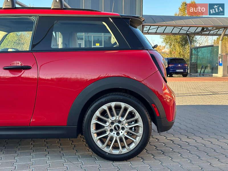 Хэтчбек MINI Cooper 2025 в Киеве
