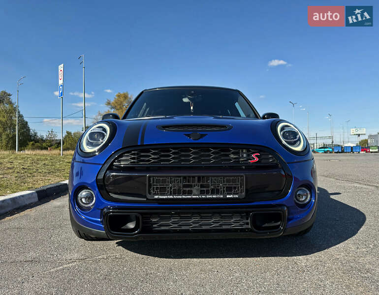 Хетчбек MINI Cooper 2020 в 