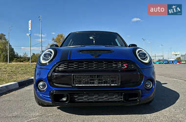 Хетчбек MINI Cooper 2020 в 