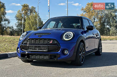 Хетчбек MINI Cooper 2020 в 