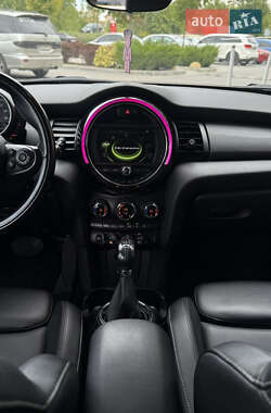 Хэтчбек MINI Cooper 2016 в 