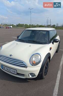 Хэтчбек MINI Cooper 2009 в 