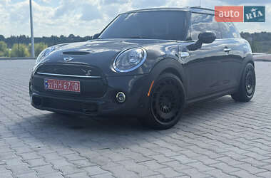 Хэтчбек MINI Cooper 2016 в 
