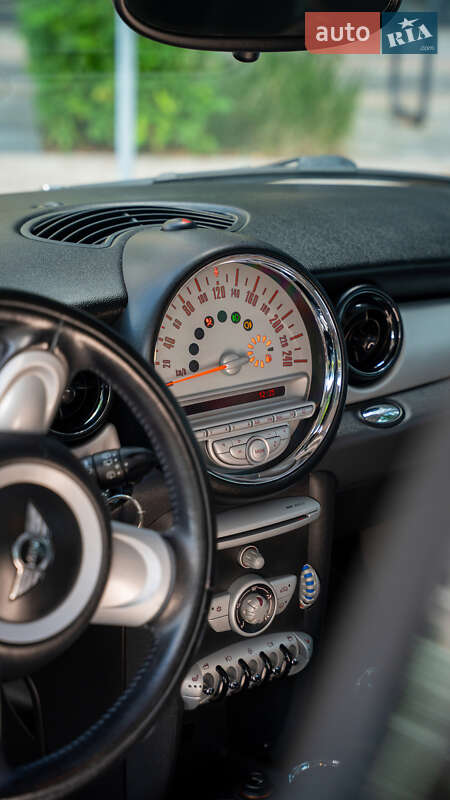 Хэтчбек MINI Cooper 2006 в Киеве