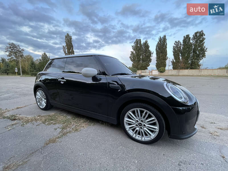 Хэтчбек MINI Cooper 2022 в Запорожье