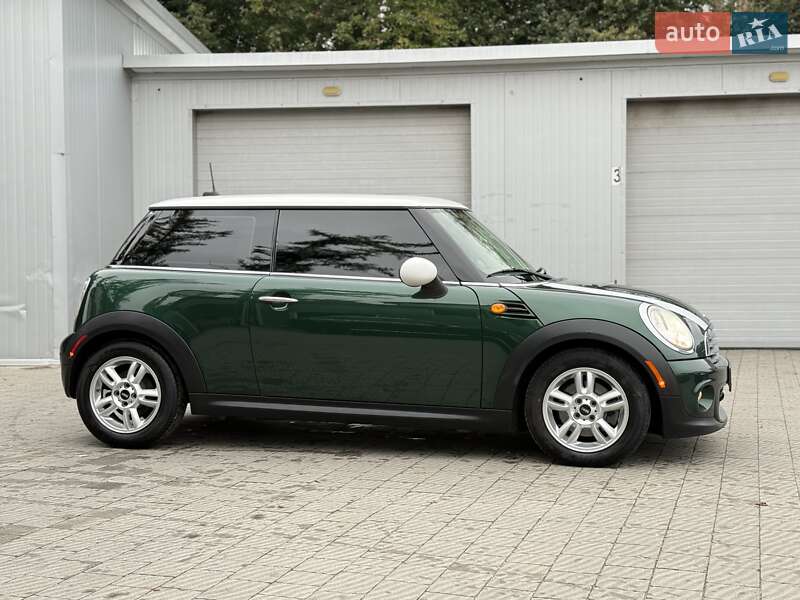 Хэтчбек MINI Cooper 2011 в Тернополе