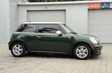 Хетчбек MINI Cooper 2011 в 