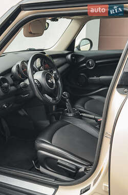 Хэтчбек MINI Cooper 2016 в Ужгороде