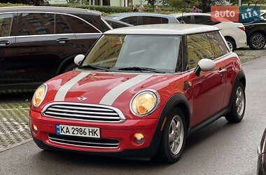 Хетчбек MINI Cooper 2010 в 