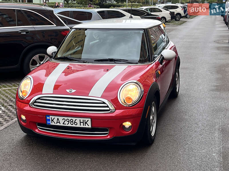 Хэтчбек MINI Cooper 2010 в Киеве