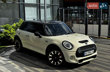 Хэтчбек MINI Cooper 2019 в 