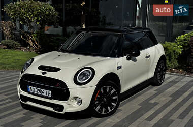 Хэтчбек MINI Cooper 2019 в 