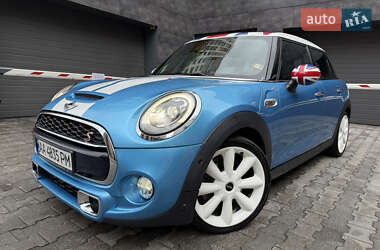 Хэтчбек MINI Cooper 2017 в 