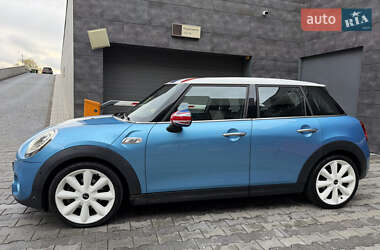 Хэтчбек MINI Cooper 2017 в 