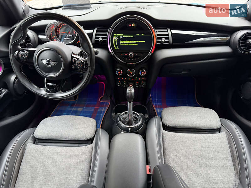 Хетчбек MINI Cooper 2017 в Києві