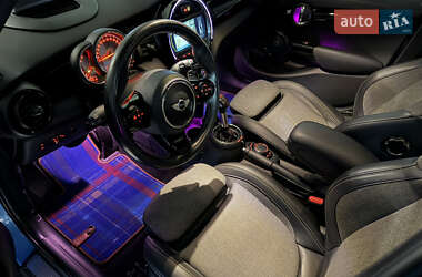 Хэтчбек MINI Cooper 2017 в 