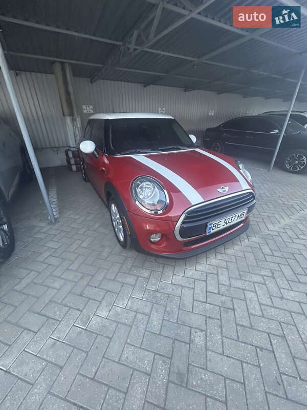 Хэтчбек MINI Cooper 2016 в Николаеве