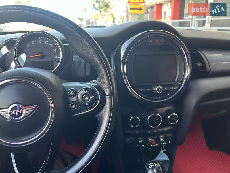 Хэтчбек MINI Cooper 2016 в Николаеве