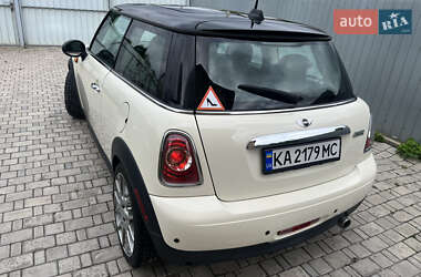 Хетчбек MINI Cooper 2012 в 