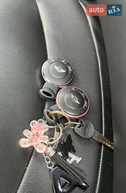 Хетчбек MINI Cooper 2012 в 