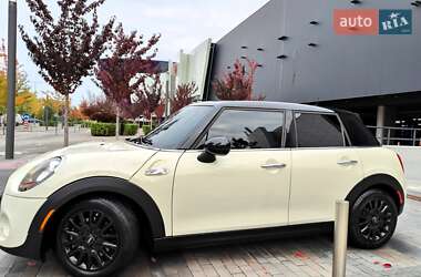 Хэтчбек MINI Cooper 2017 в 