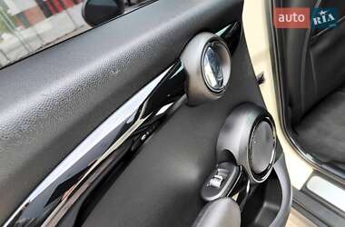 Хэтчбек MINI Cooper 2017 в 