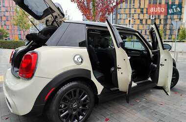 Хэтчбек MINI Cooper 2017 в 