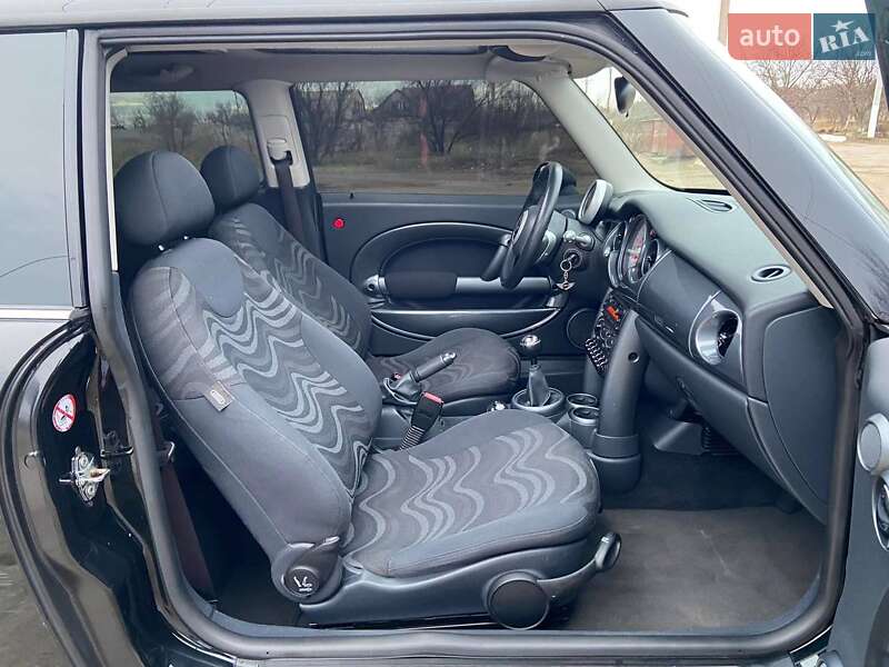 Хетчбек MINI Cooper 2003 в Одесі фото 15 Хетчбек MINI Cooper 2003 в Одесі