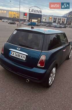 Хэтчбек MINI Cooper 2006 в 