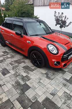 Хэтчбек MINI Cooper 2019 в Черновцах