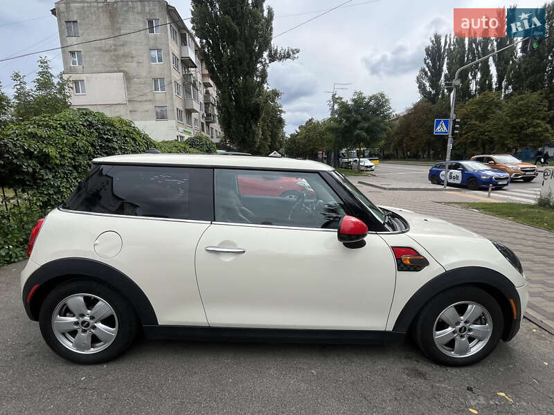 Хэтчбек MINI Cooper 2014 в Львове