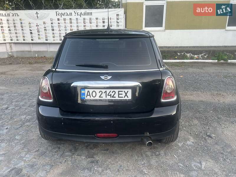 Хэтчбек MINI Cooper 2009 в Мукачево