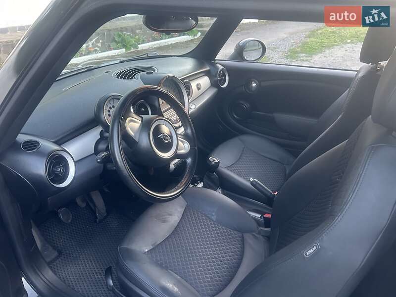 Хэтчбек MINI Cooper 2009 в Мукачево