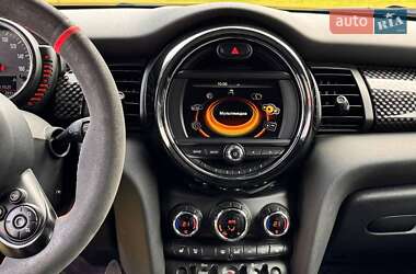 Хэтчбек MINI Cooper 2016 в 