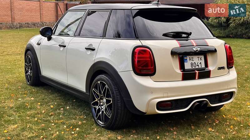 Хетчбек MINI Cooper 2016 в Дніпрі