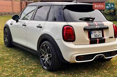 Хэтчбек MINI Cooper 2016 в 