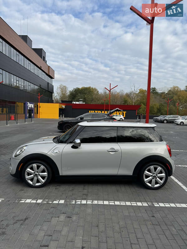 Хэтчбек MINI Cooper 2017 в Киеве фото 4 Хэтчбек MINI Cooper 2017 в Киеве