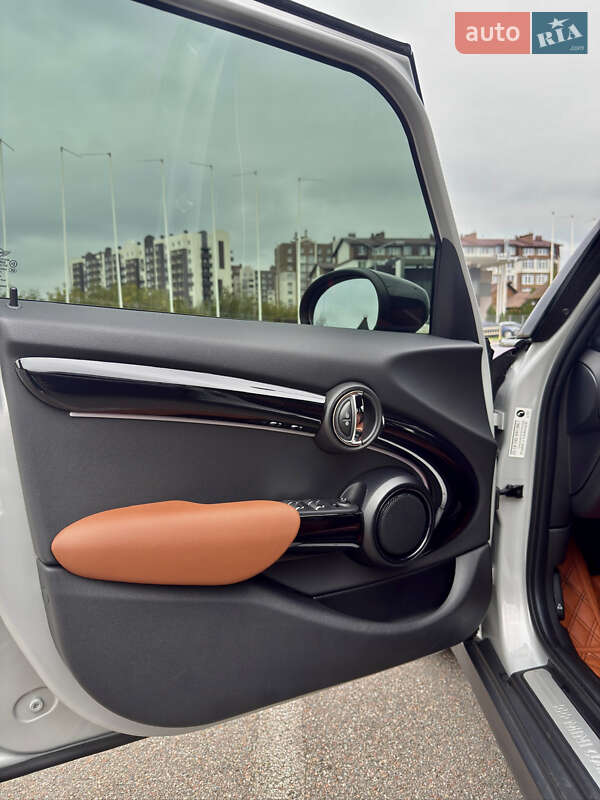 Хэтчбек MINI Cooper 2021 в Киеве