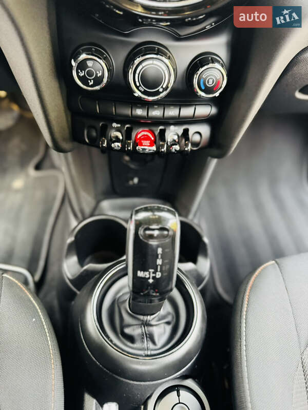 Хетчбек MINI Cooper 2020 в Здолбуніві